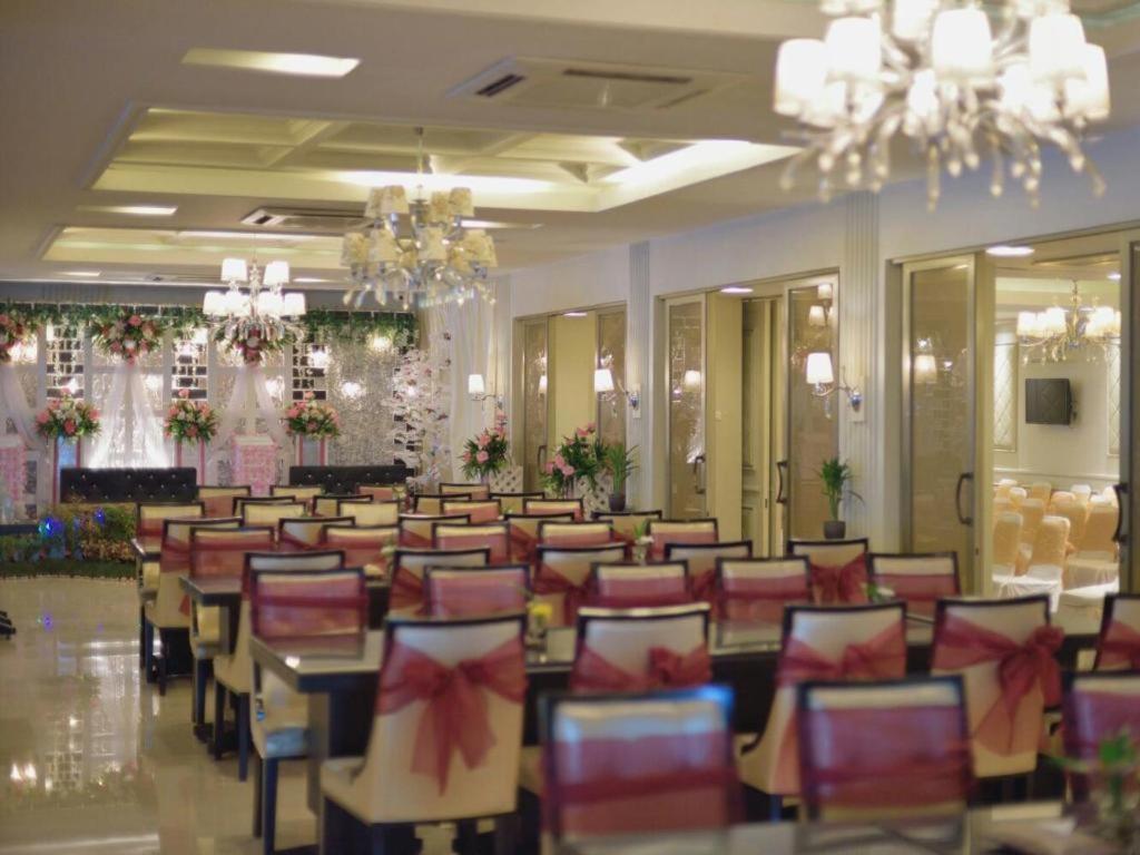 加查玛达酒店 坤甸 外观 照片