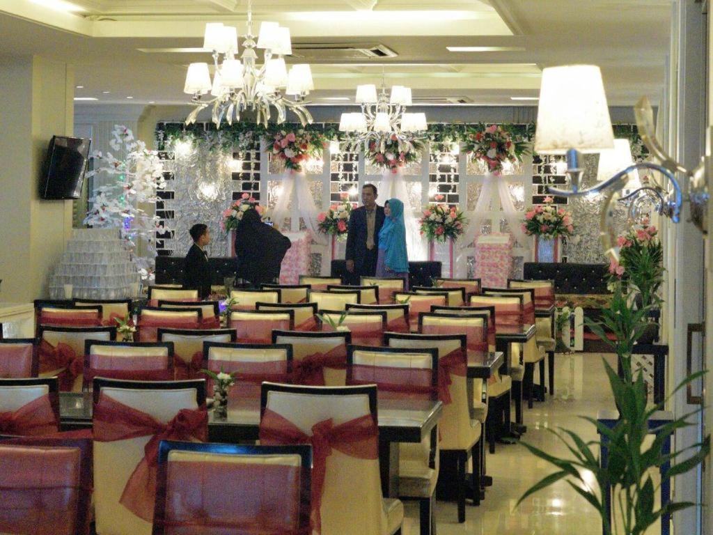 加查玛达酒店 坤甸 外观 照片