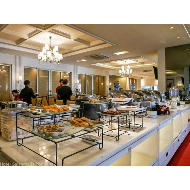 加查玛达酒店 坤甸 外观 照片